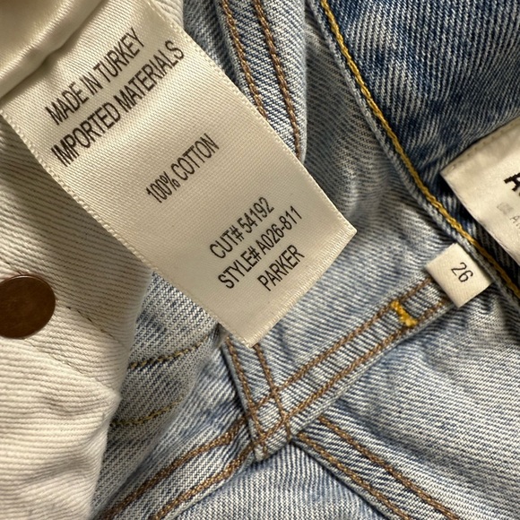 AGOLDE PARKER VINTAGE CUT OFF SHORT
IN SWAPMEET size 26 - Picture 9 of 11